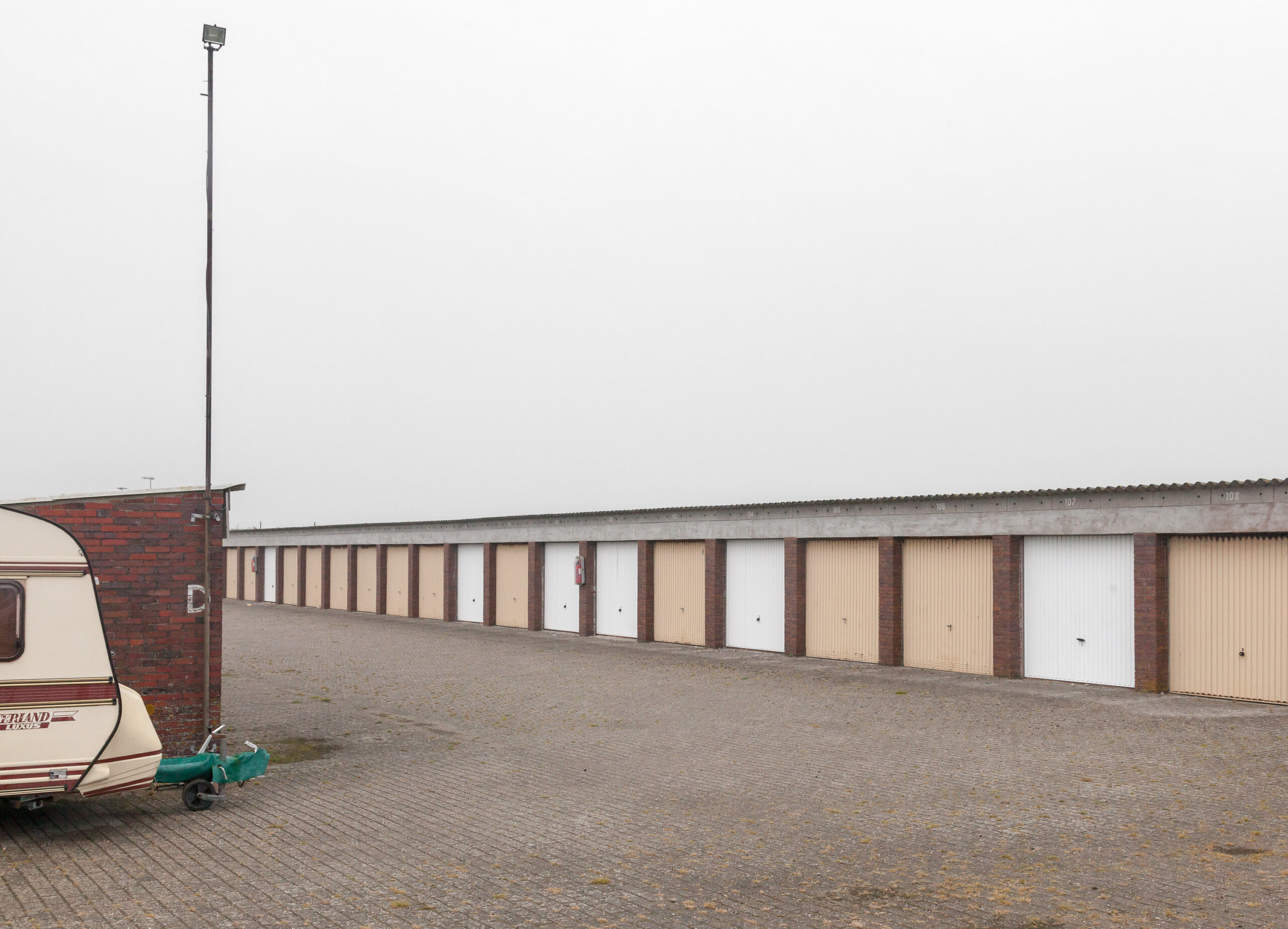 Aus der Serie KOMPLEXE GARAGENKOMPLEXE von Christoph Busse