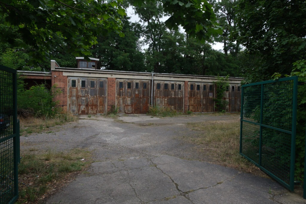 Aus der Serie KOMPLEXE GARAGENKOMPLEXE von Christoph Busse