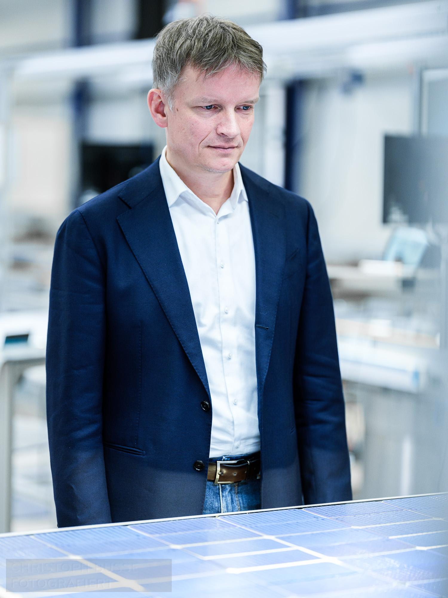 Gunter erfurt. ceo meyer burger solar